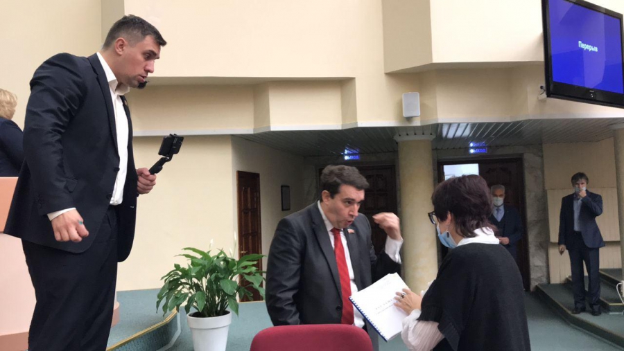 Коммунисты устроили скандал в Саратовской думе из-за технического сбоя при голосовании