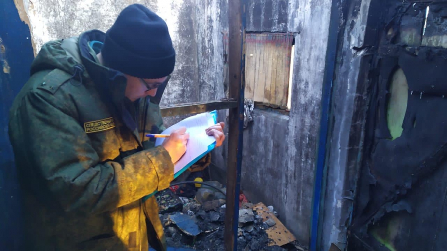 Под Ершовом после пожара в летней кухне нашли труп 76-летней женщины