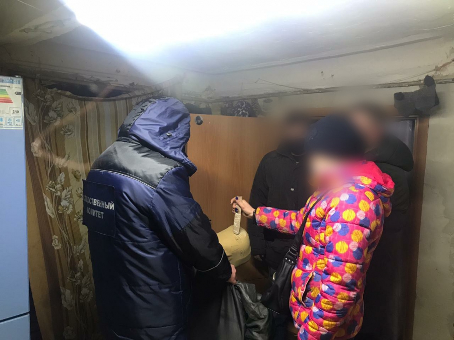 Житель Вольска и его экс-жена убили гостя за плевки на пол в кухне