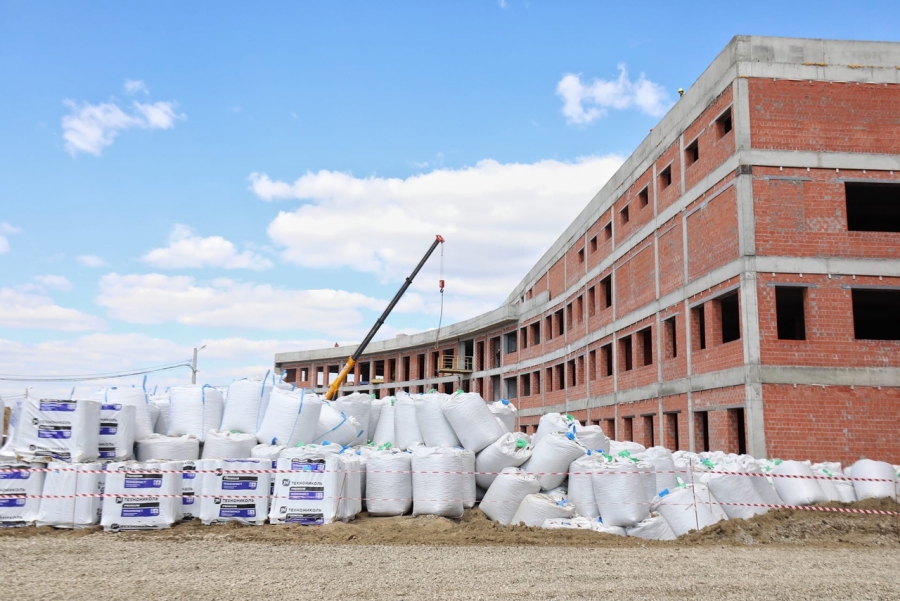 Глава Госдумы посоветовал готовить медицинские кадры для нового онкодиспансера Саратова