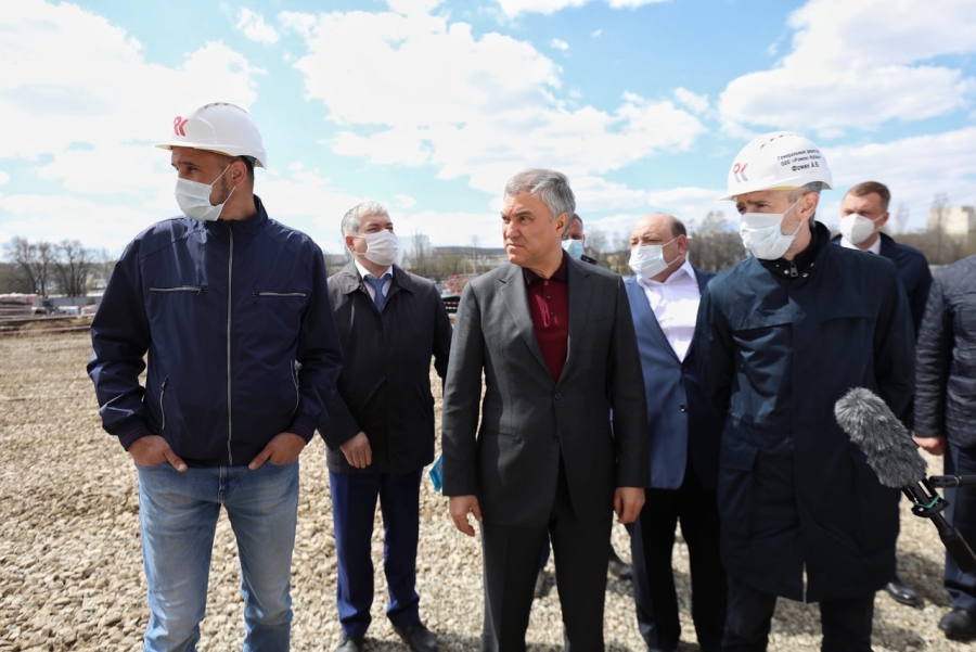 Глава Госдумы посоветовал готовить медицинские кадры для нового онкодиспансера Саратова