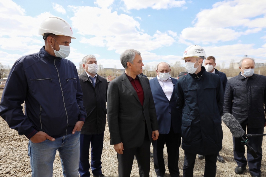 Глава Госдумы посоветовал готовить медицинские кадры для нового онкодиспансера Саратова