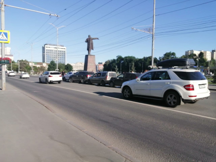 Девушка пострадала в массовой аварии у правительства