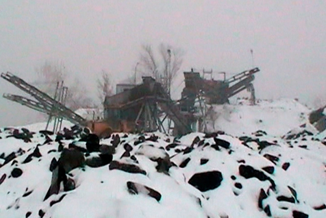 На берегу Волги в Саратове обнаружена свалка нефтяных отходов