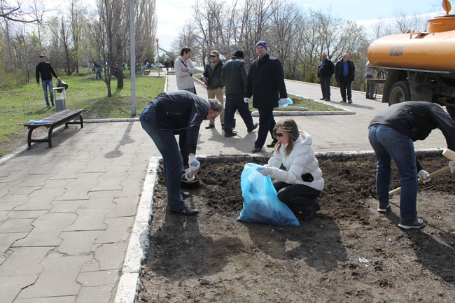 Губернатор «променял» субботник на осмотр дорог
