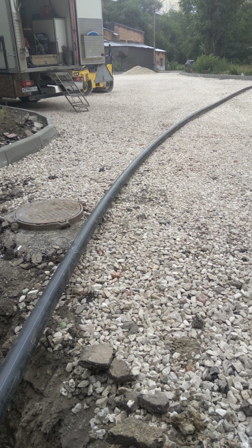 КВС завершают перекладку внутриквартальных водосетей по улице Саперной