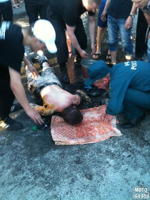 Мотоциклист загорелся после ДТП в Саратове