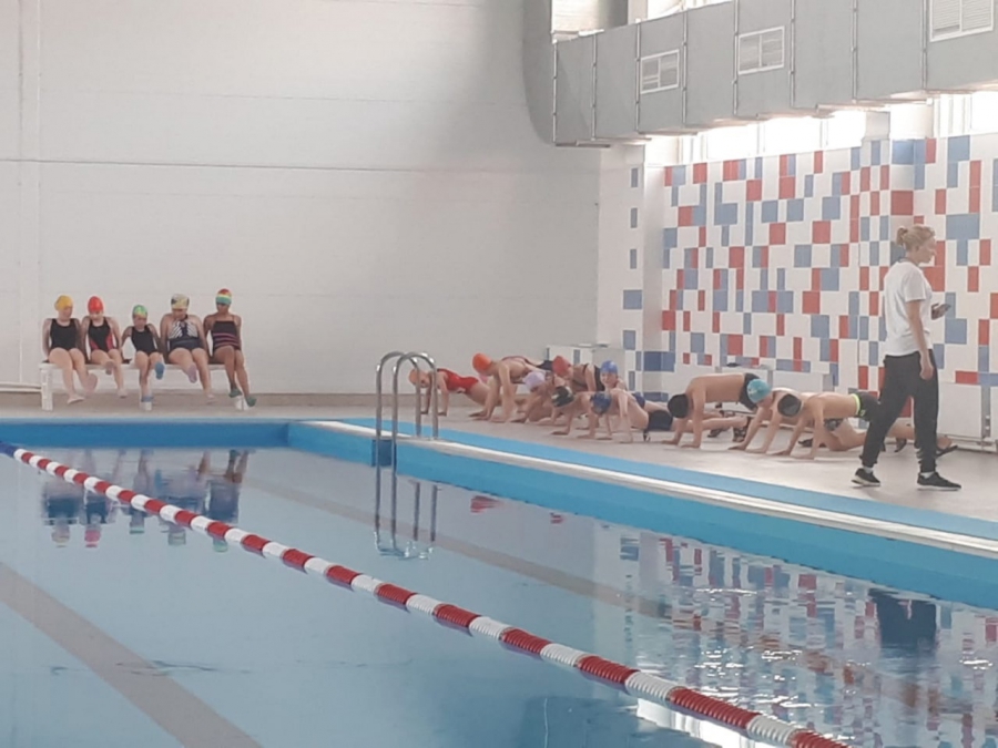 В Перелюбе при новом школьном бассейне открыли спортивную секцию по плаванию