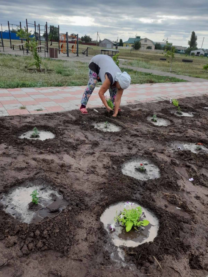 В Новой Терновке по инициативе местных жителей благоустраивают парк «Семейный»