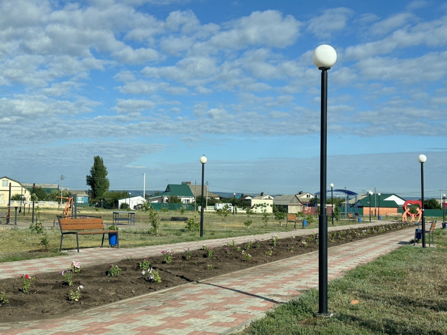 В Новой Терновке по инициативе местных жителей благоустраивают парк «Семейный»