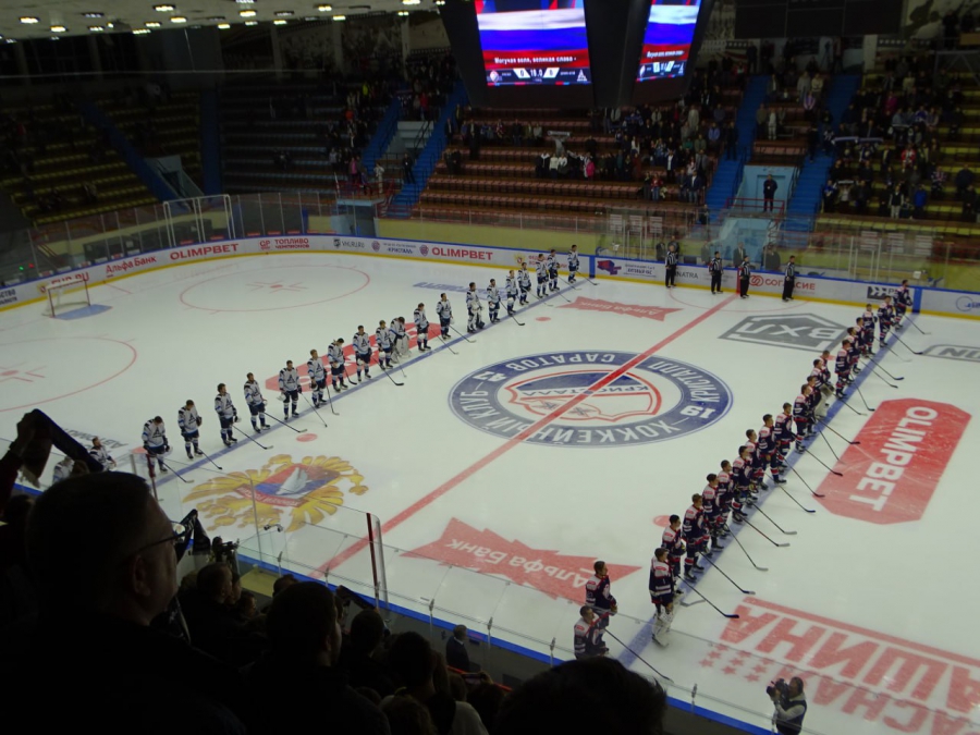 «Кристалл» не забросил шайб «Динамо-Алтаю»