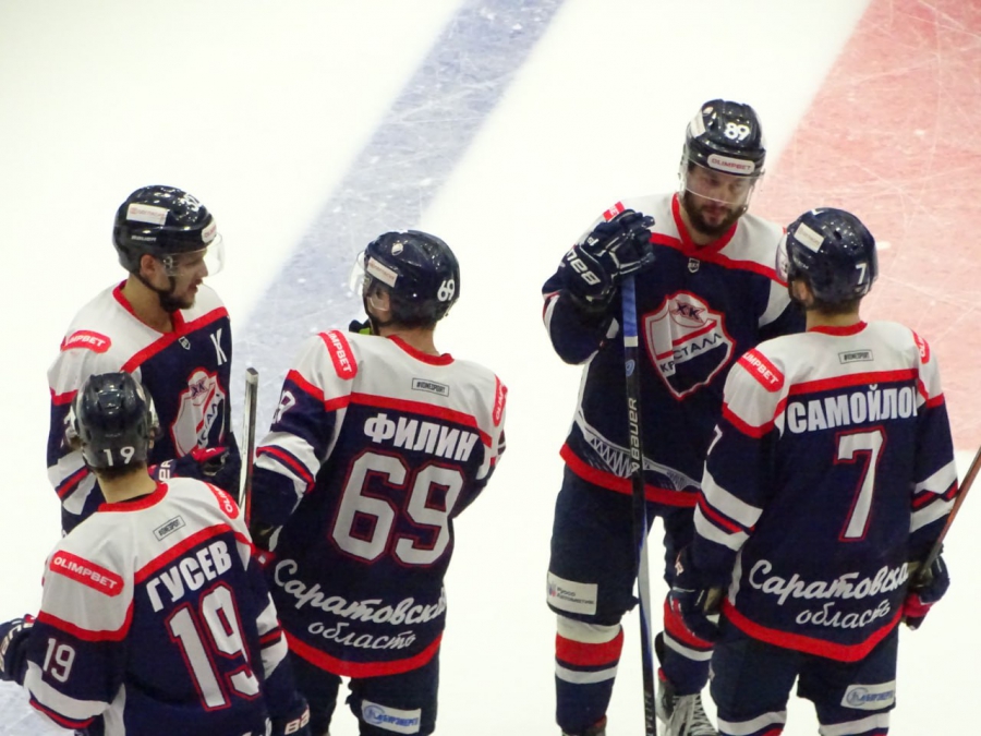 «Кристалл» не забросил шайб «Динамо-Алтаю»