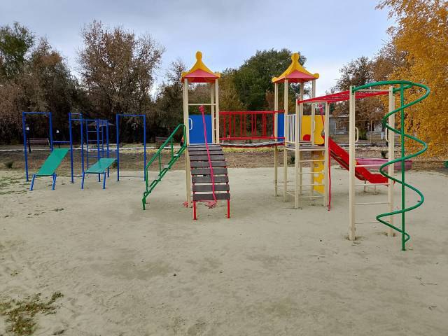 В селе Вольского района обустроили новый сквер по инициативе местных жителей