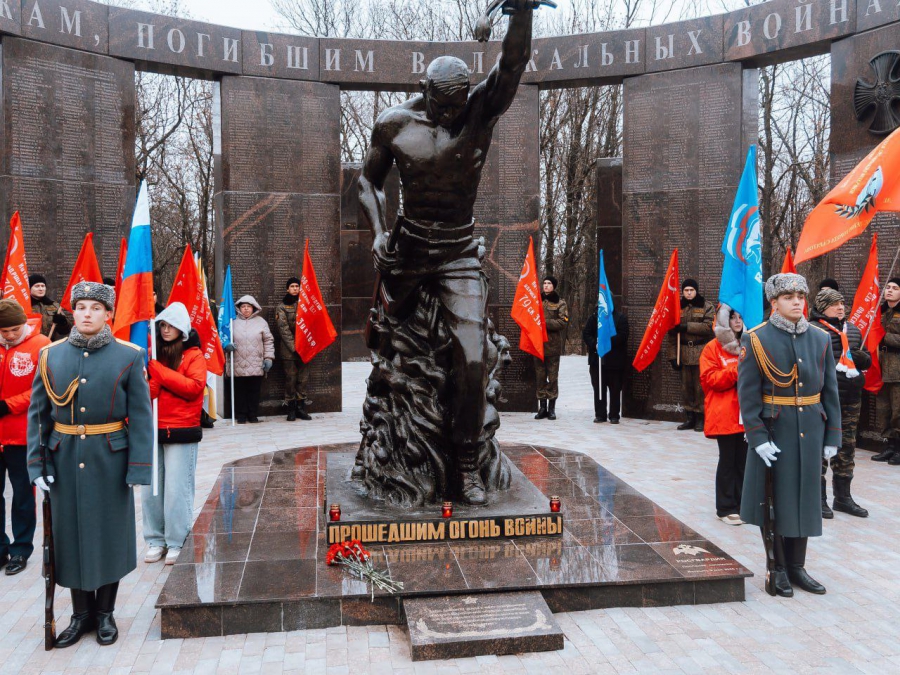 В Солнечном-2 открыли два бюста Героям Советского Союза