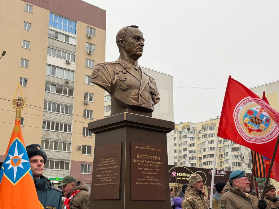 В Солнечном-2 открыли два бюста Героям Советского Союза