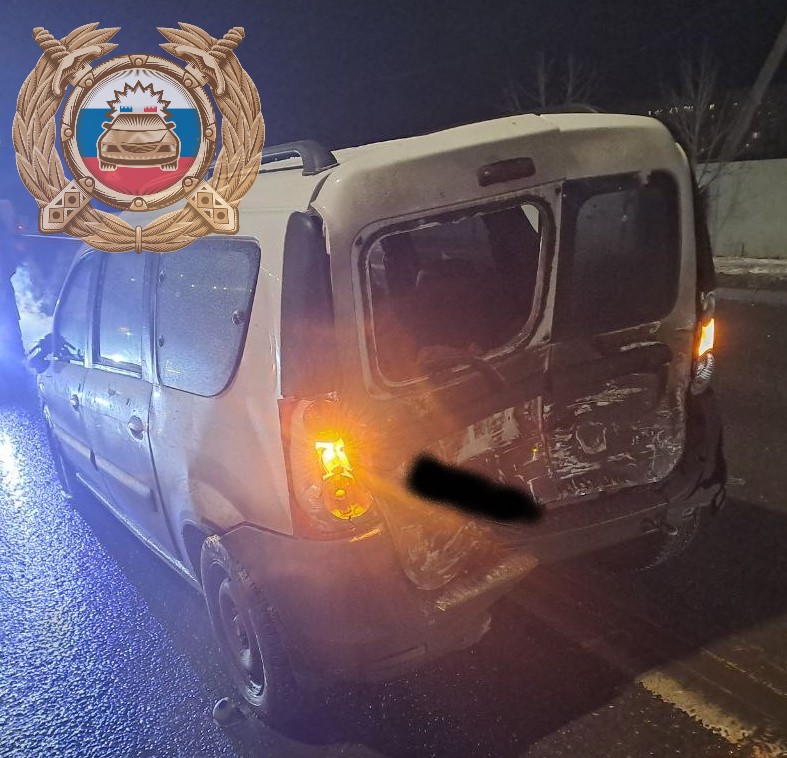 На Политехнической водитель пострадал в массовом ДТП с экскаватором