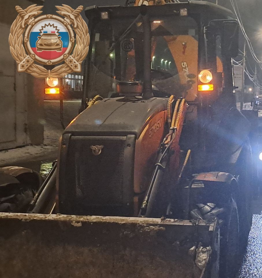 На Политехнической водитель пострадал в массовом ДТП с экскаватором