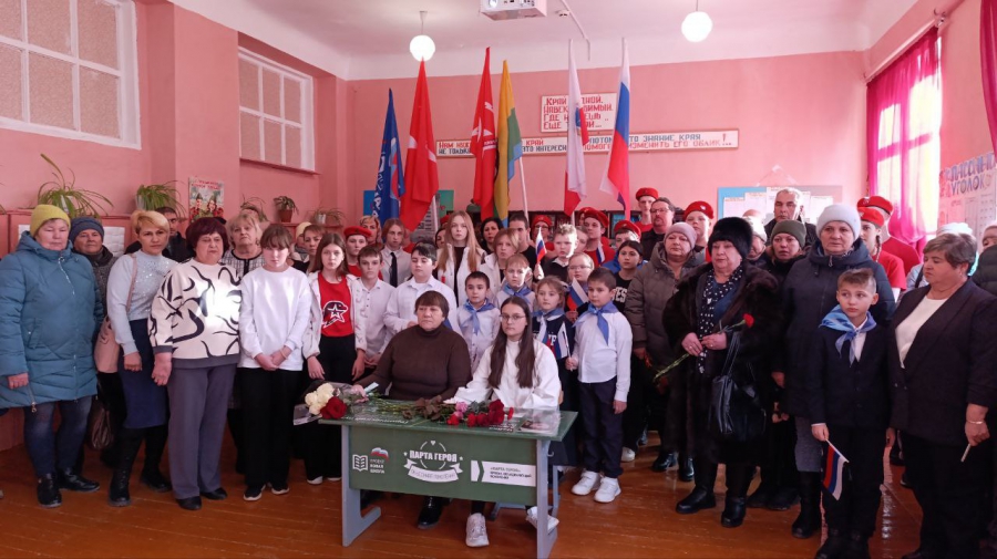 В селе Ключи открыли два мемориальных стенда погибшим бойцам СВО