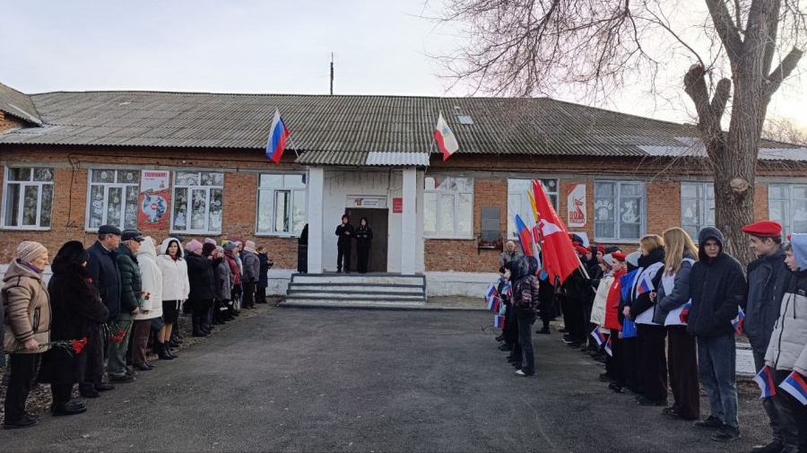 В селе Ключи открыли два мемориальных стенда погибшим бойцам СВО