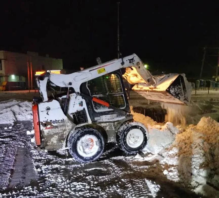 После шторма в Саратове с улиц вывезли более 3000 кубометров снега