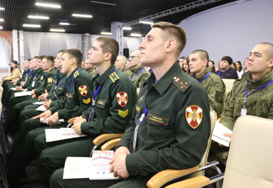 В Саратове состоялся патриотический форум в честь 80-летия Победы