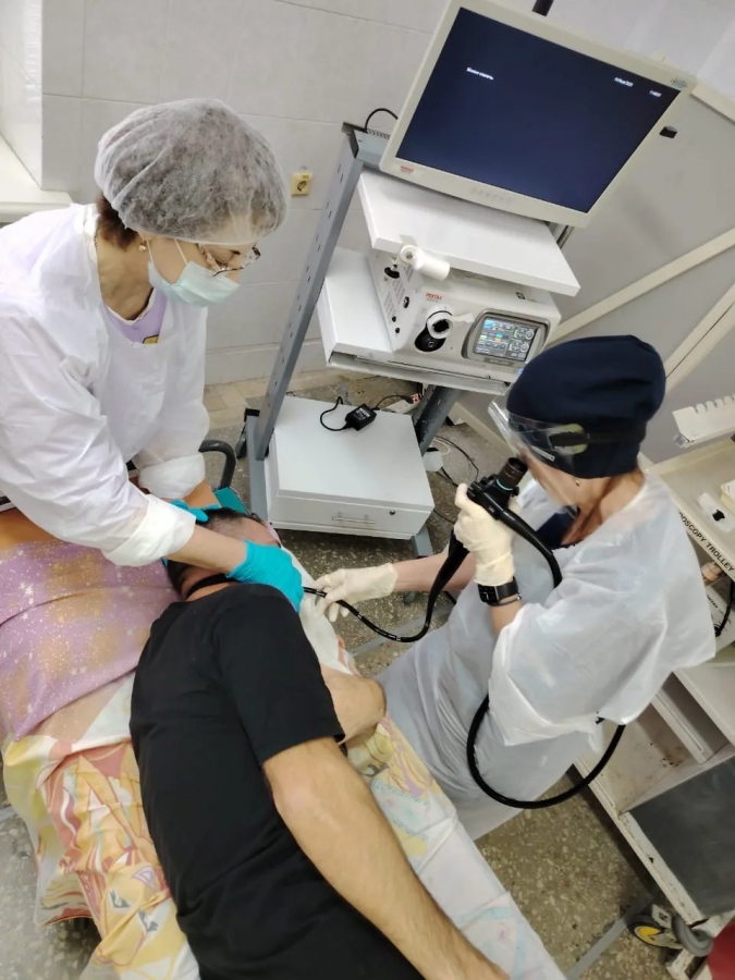 В Балакове девушка проглотила пирсинг во время еды и оказалась в больнице