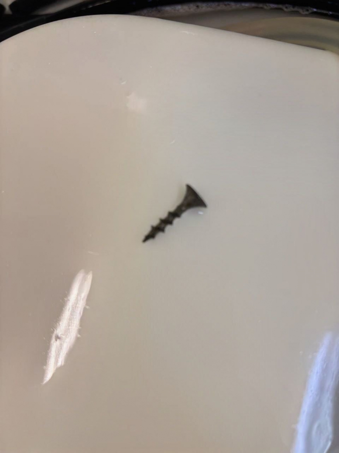 В Балакове девушка проглотила пирсинг во время еды и оказалась в больнице