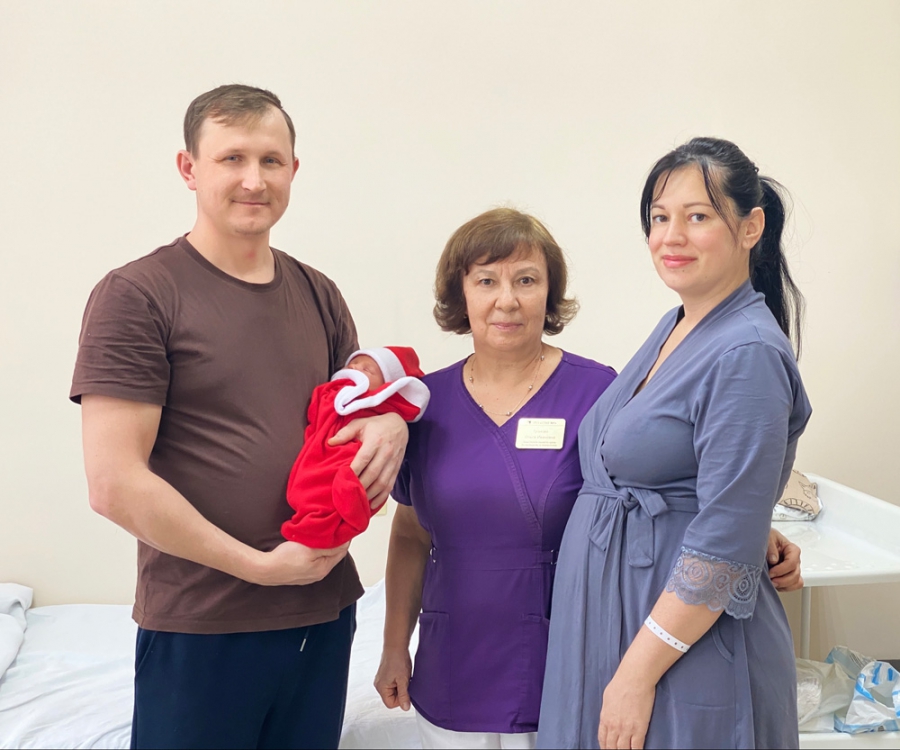 Первые в жизни новогодние костюмчики дарят всем малышам в перинатальном центре 8-й горбольницы