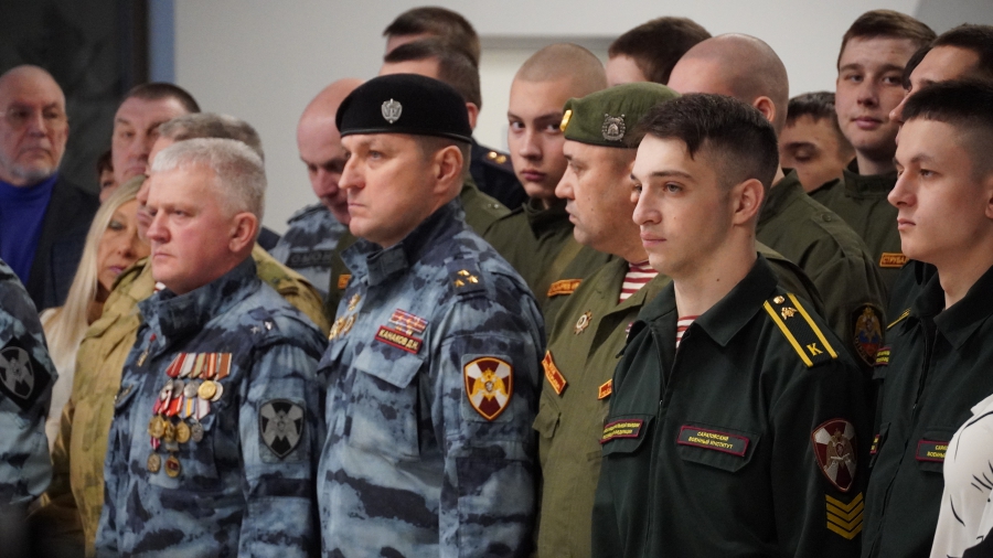 В саратовском музее создали уникальную выставку в честь 10-летия Росгвардии