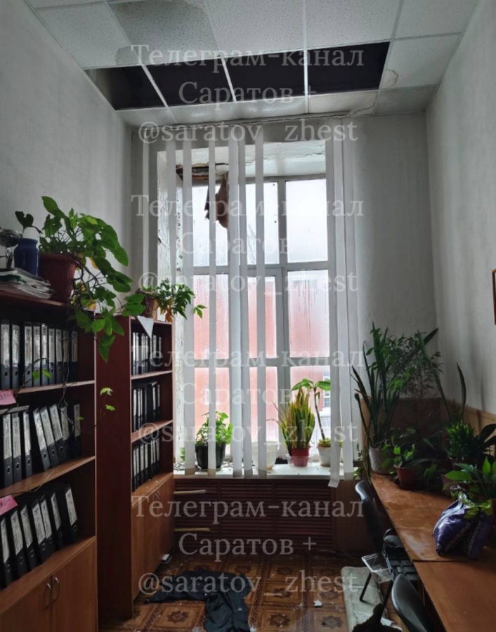 В учебном корпусе Вавиловского университета обвалился потолок в аудиториях