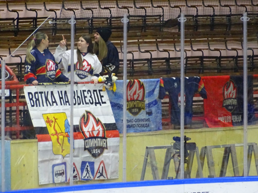 «Кристалл» забросил четыре безответные шайбы «Олимпии»