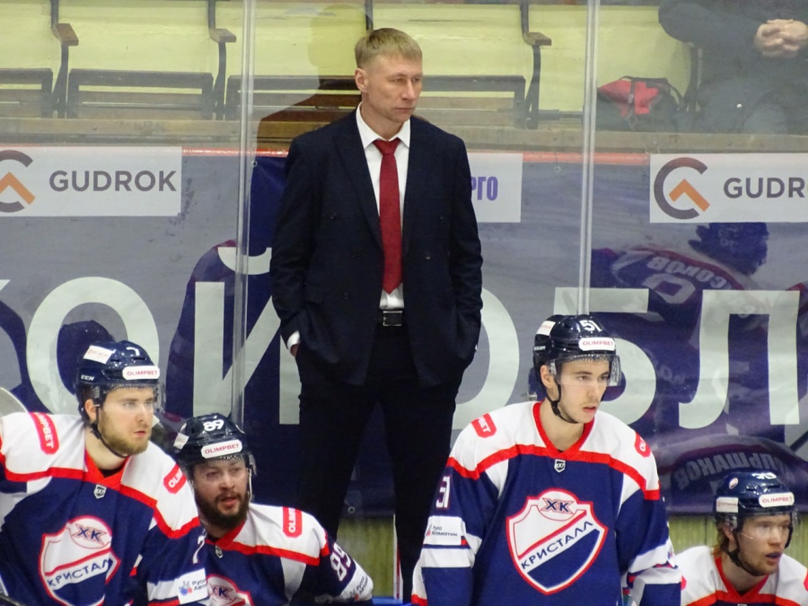 «Кристалл» забросил четыре безответные шайбы «Олимпии»