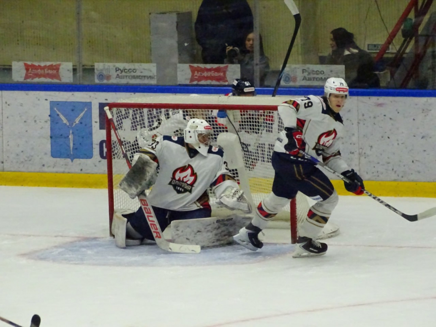 «Кристалл» забросил четыре безответные шайбы «Олимпии»