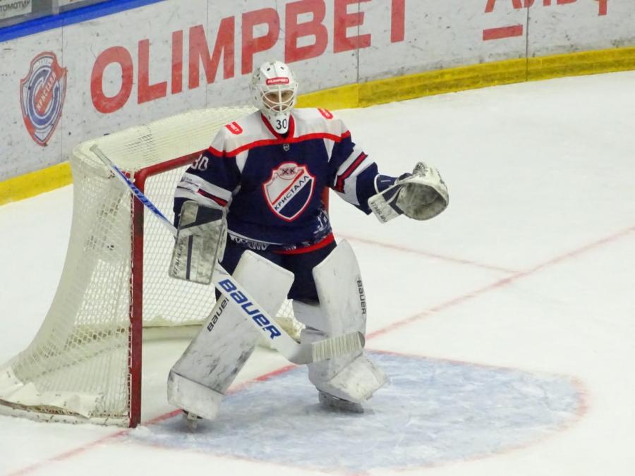 «Кристалл» забросил четыре безответные шайбы «Олимпии»