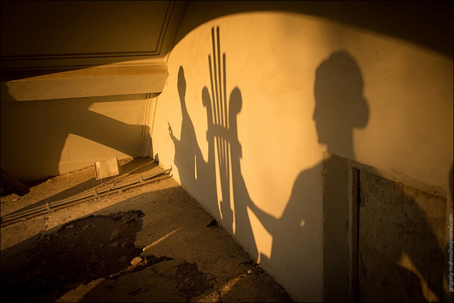 Саратовский блогер увидел разруху на крыше оперного театра