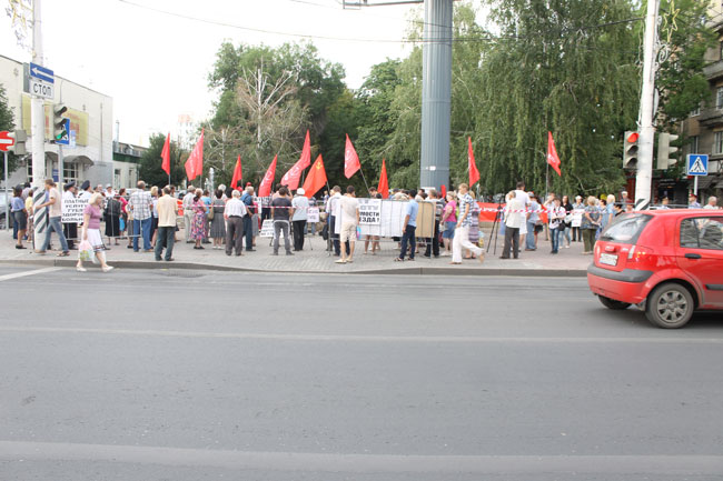 Коммунисты объявили о начале геноцида саратовцев