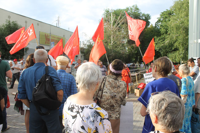 Коммунисты объявили о начале геноцида саратовцев