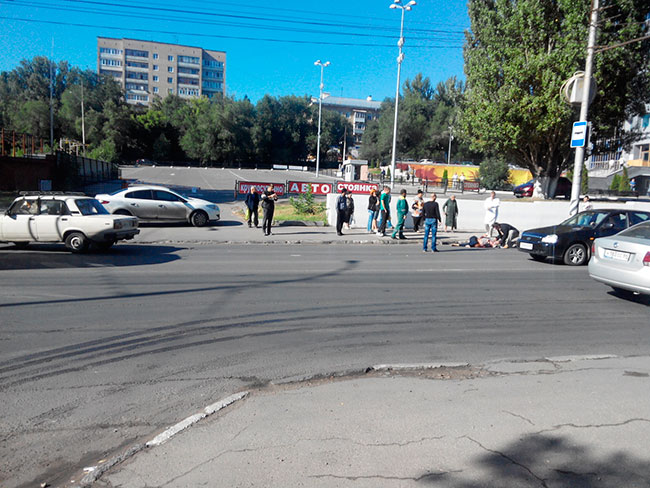 На проспекте 50 лет Октября девушка пострадала при переходе по «зебре»