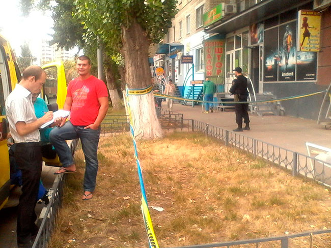 В центре Саратова мужчина выпал из окна 9-го этажа