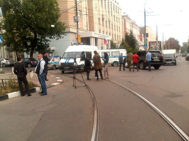 В центре Саратова мужчина выпал из окна 9-го этажа