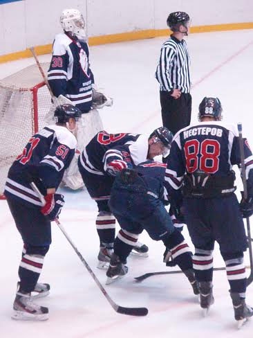 «Кристалл» ушел с последнего места в чемпионате ВХЛ