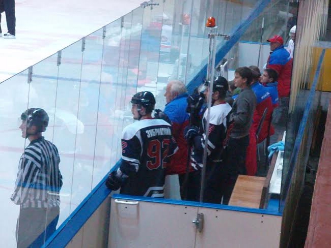 «Кристалл» ушел с последнего места в чемпионате ВХЛ