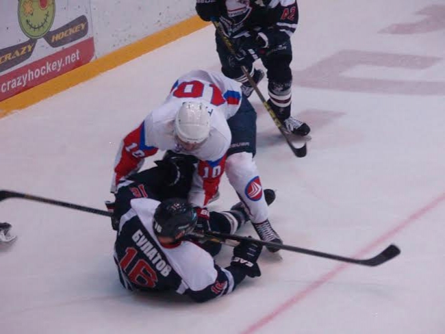 «Кристалл» ушел с последнего места в чемпионате ВХЛ