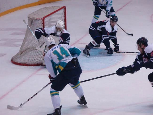 Наставники «Кристалла» и «Торпедо» по-разному объяснили результат буллитов