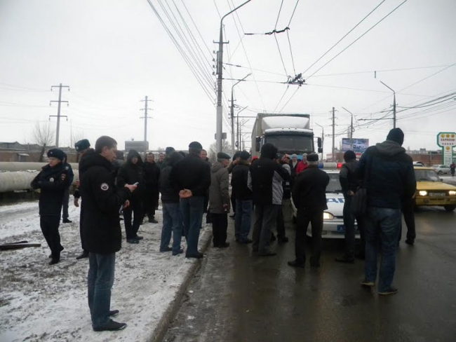 Протестующих дальнобойщиков увезли в отдел полиции