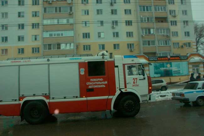 В Энгельсе лоб в лоб столкнулись три легковушки