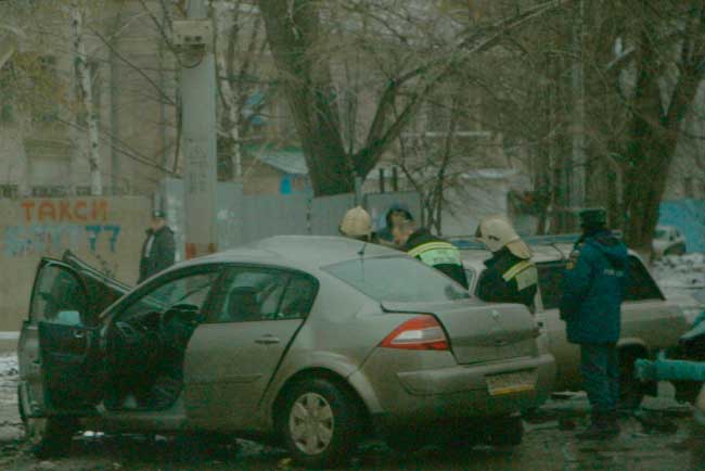 В Энгельсе лоб в лоб столкнулись три легковушки