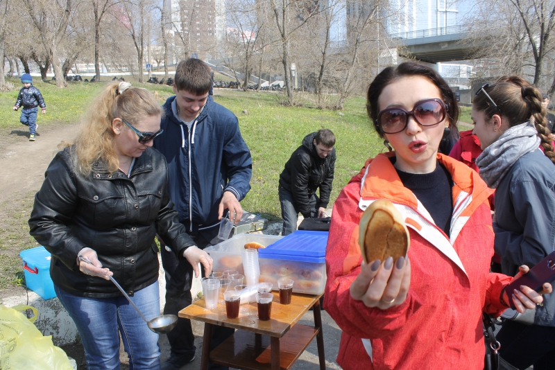 На «диком пляже» под мостом построят спортплощадку