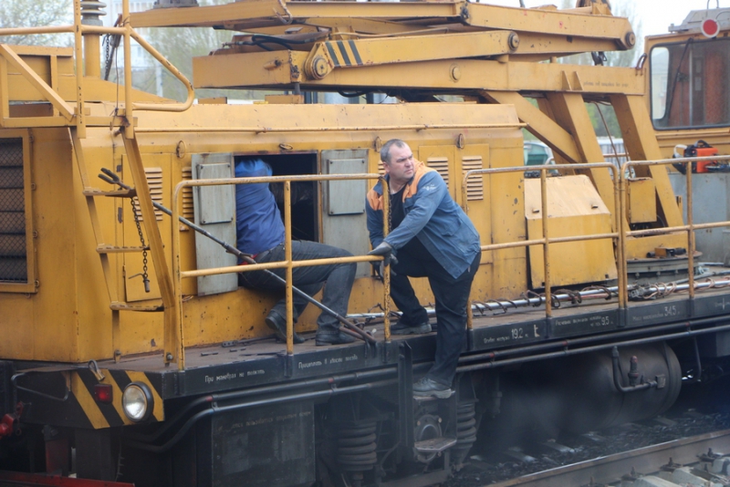 Пилипенко пообещал убрать свалки у железнодорожных путей