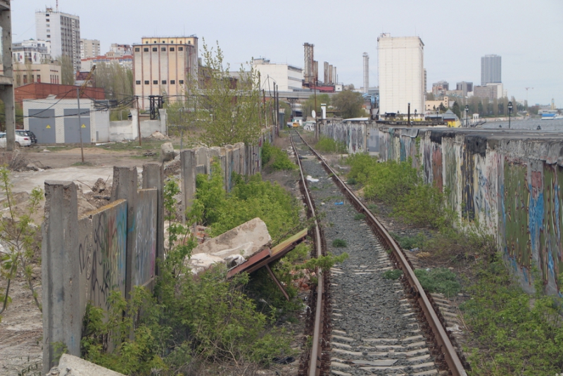 Пилипенко пообещал убрать свалки у железнодорожных путей